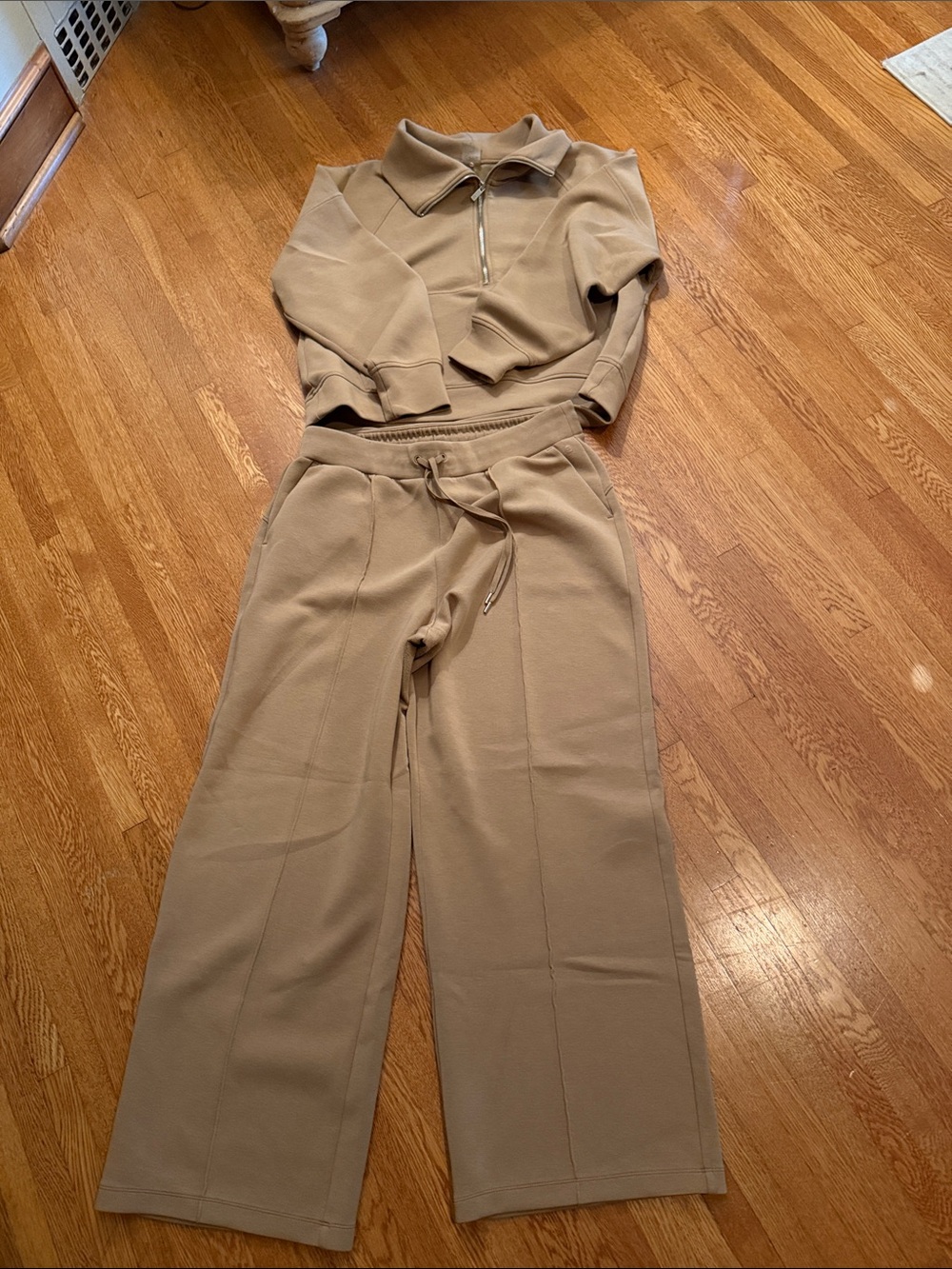 CALIA Women's 1/2 zip sweatshirt and Wide Leg sweatpants set. Size large.